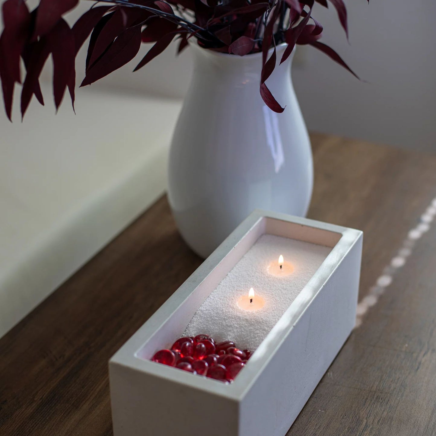 perles de cire blanches dans contenant