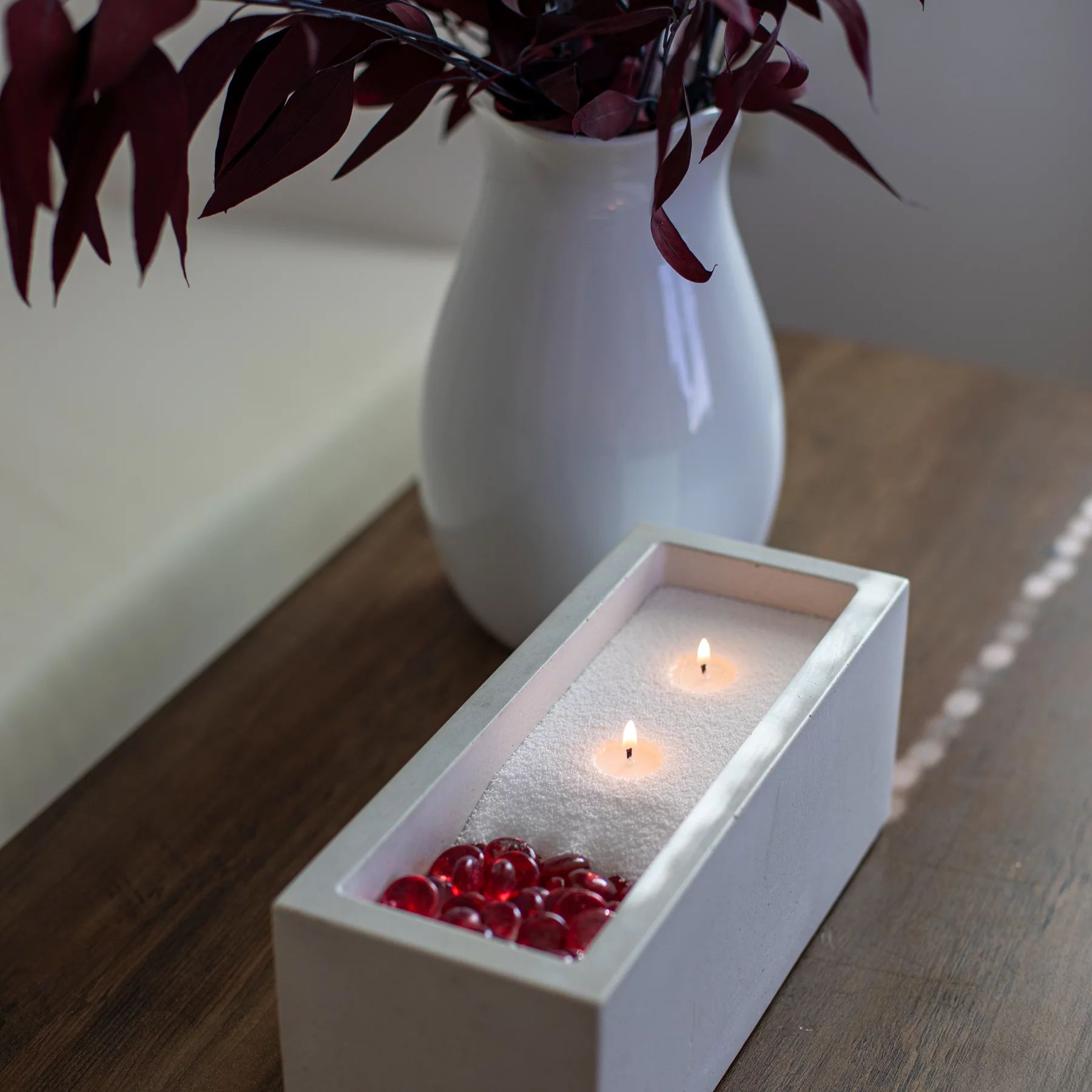 perles de cire blanches dans contenant